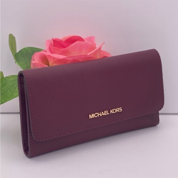 Michael Kors Trifold Wallet Merlot Color - Picture 2 of 13